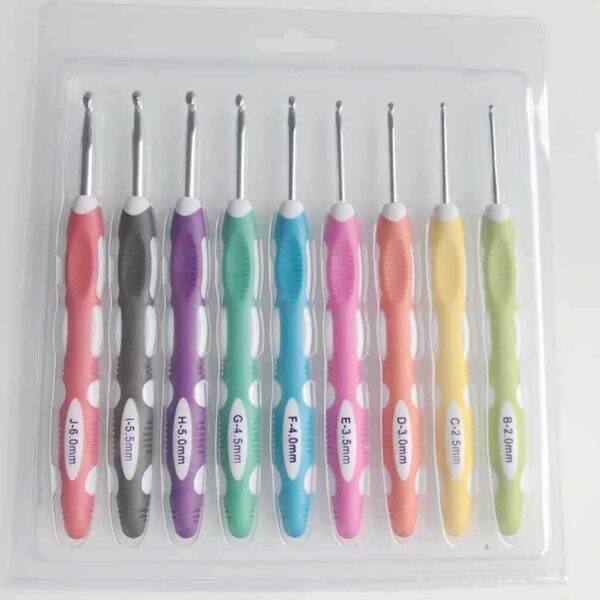 Aluminum Crochet Hook With Plastic Handle - Image 2